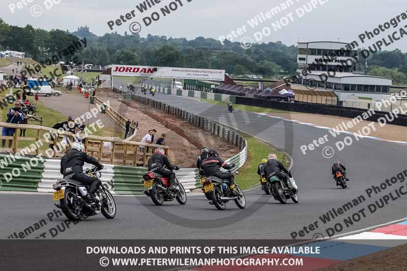 Vintage motorcycle club;eventdigitalimages;mallory park;mallory park trackday photographs;no limits trackdays;peter wileman photography;trackday digital images;trackday photos;vmcc festival 1000 bikes photographs